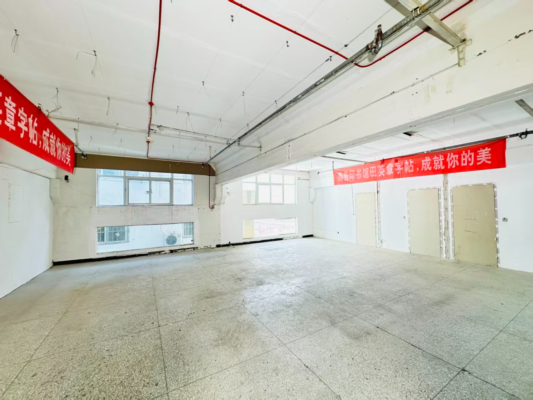 文宣巷重点吸引人工智能应用、数字经济、电商直播、智能制造服务、软件开发、科技创新企业及创业团队入驻